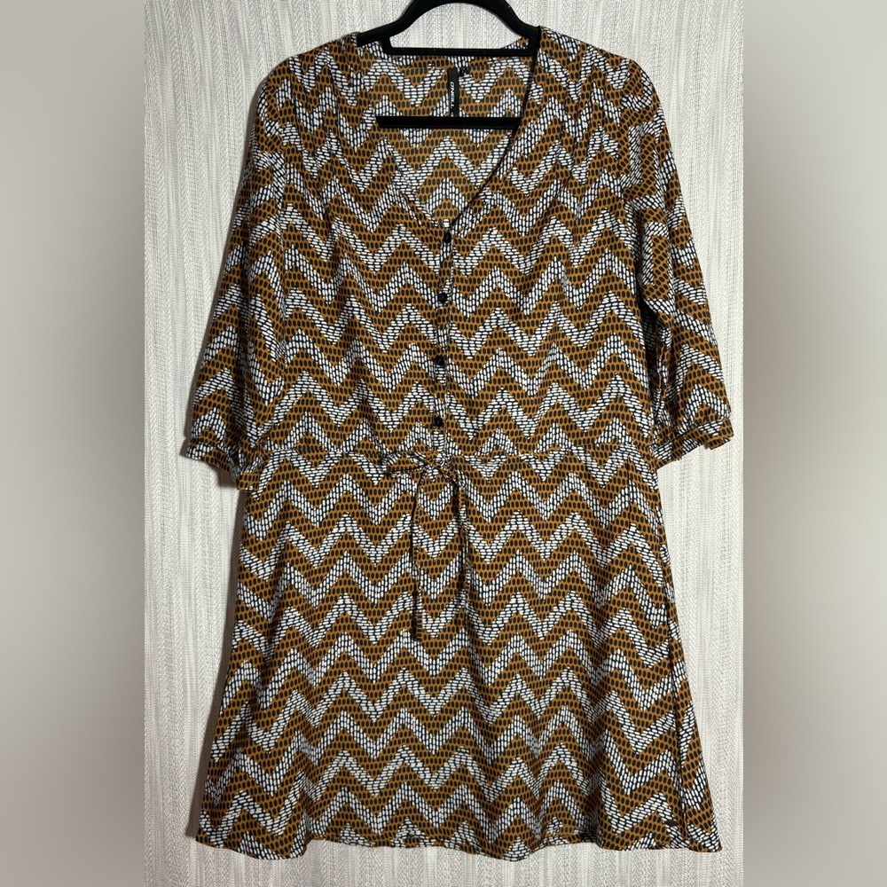 O'Neill Brown and White Zigzag Long Sleeve Dress